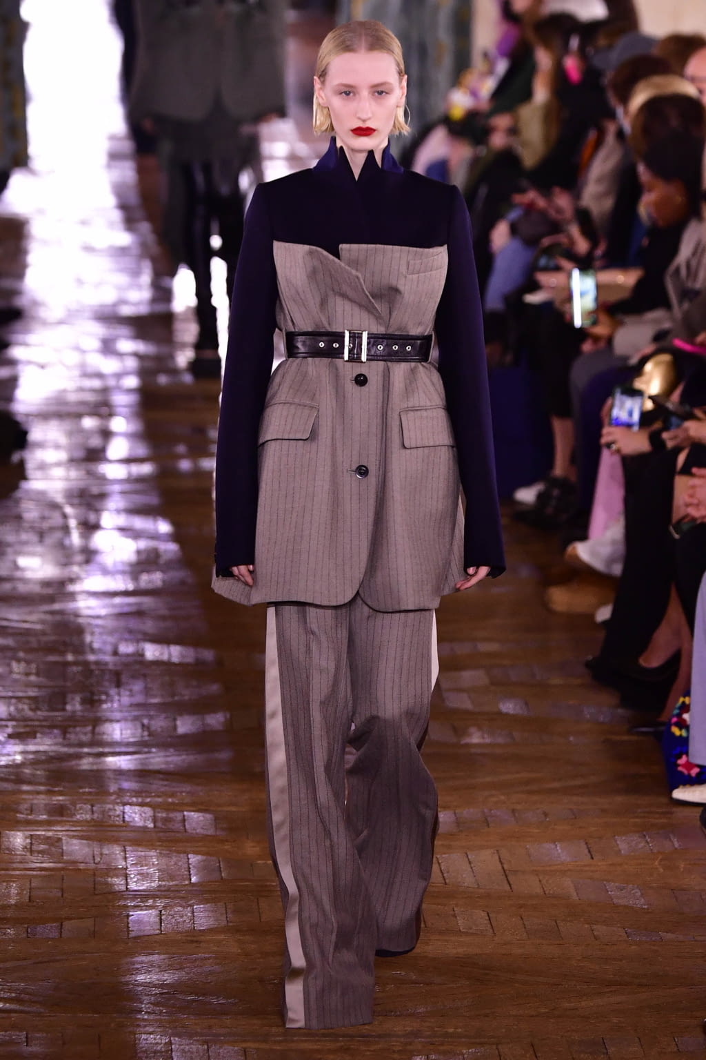 Fashion Week Paris Fall/Winter 2022 look 27 from the Sacai collection womenswear