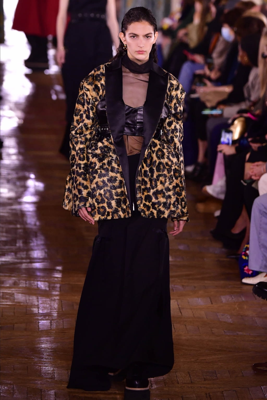 Fashion Week Paris Fall/Winter 2022 look 33 from the Sacai collection 女装