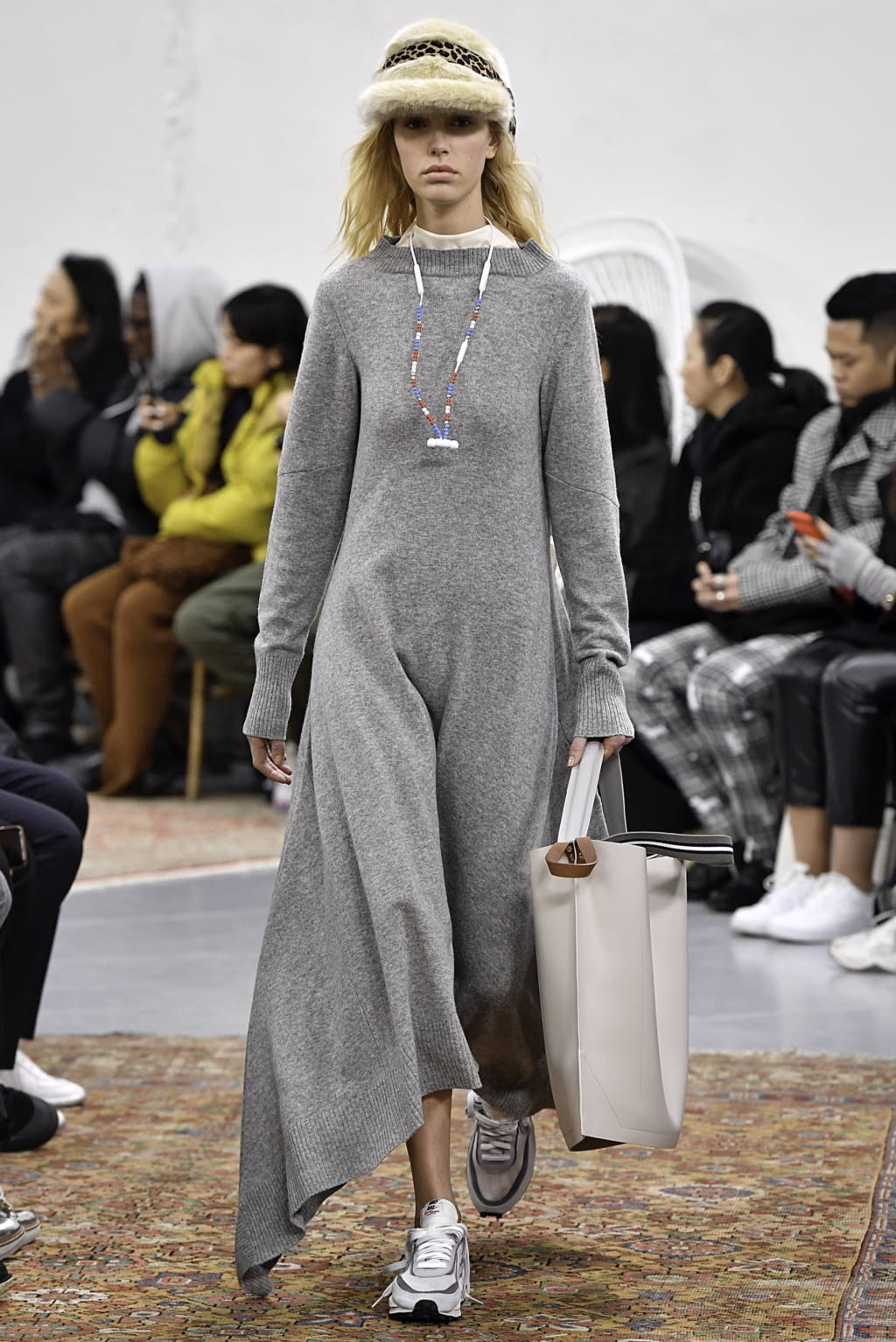 Fashion Week Paris Fall/Winter 2019 look 4 de la collection Sacai menswear