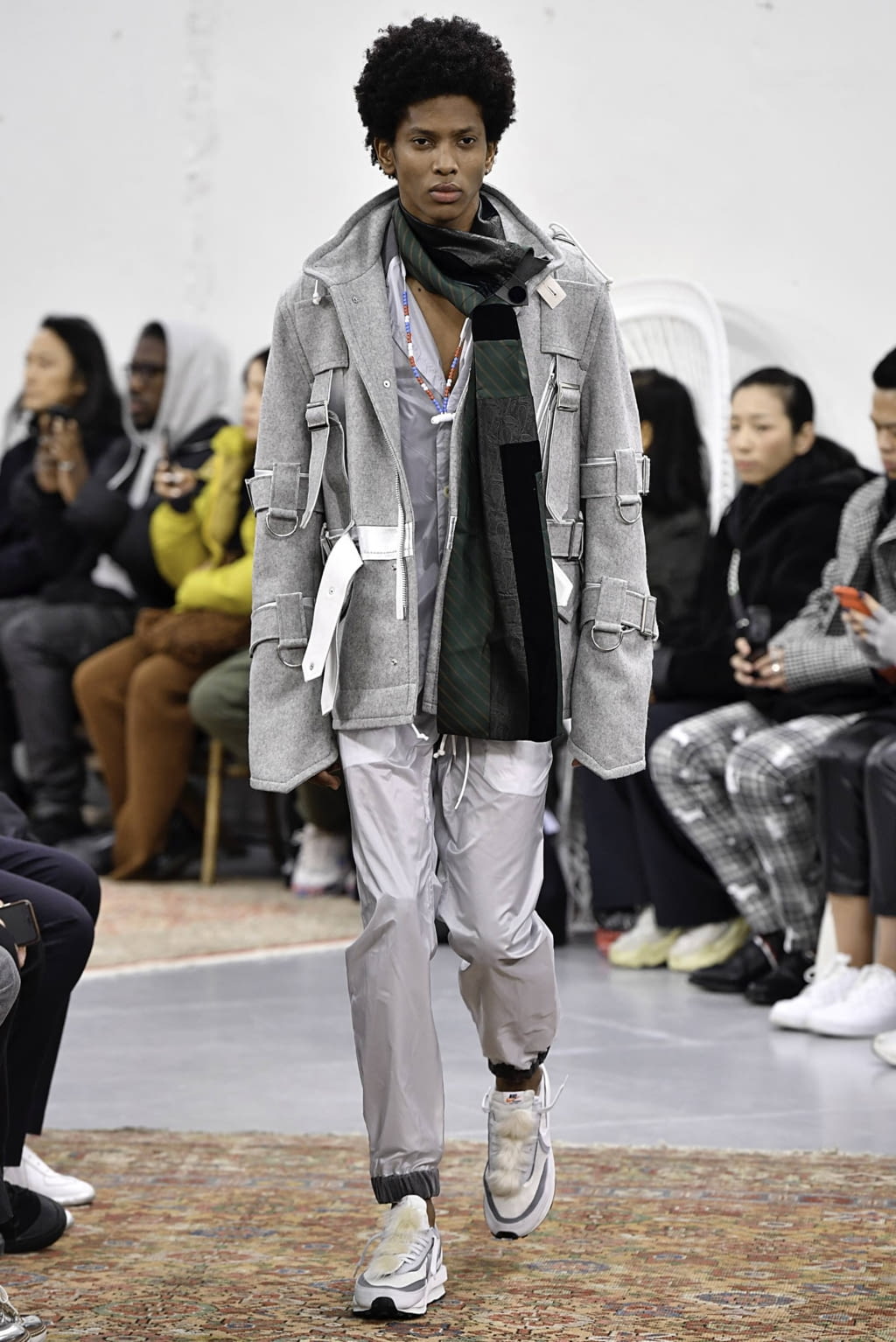 Fashion Week Paris Fall/Winter 2019 look 5 from the Sacai collection menswear