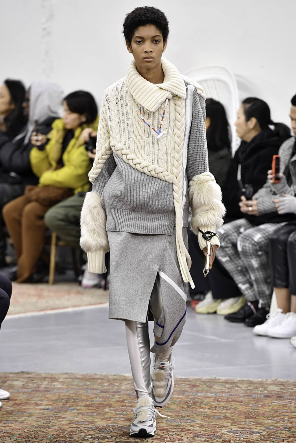 Fashion Week Paris Fall/Winter 2019 look 6 from the Sacai collection 男装