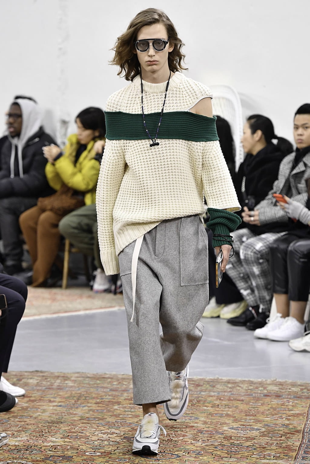 Fashion Week Paris Fall/Winter 2019 look 8 de la collection Sacai menswear