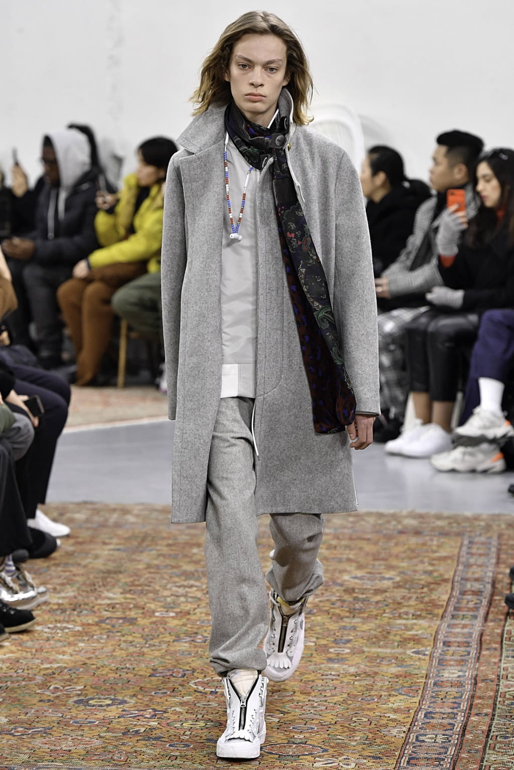 Fashion Week Paris Fall/Winter 2019 look 11 from the Sacai collection menswear