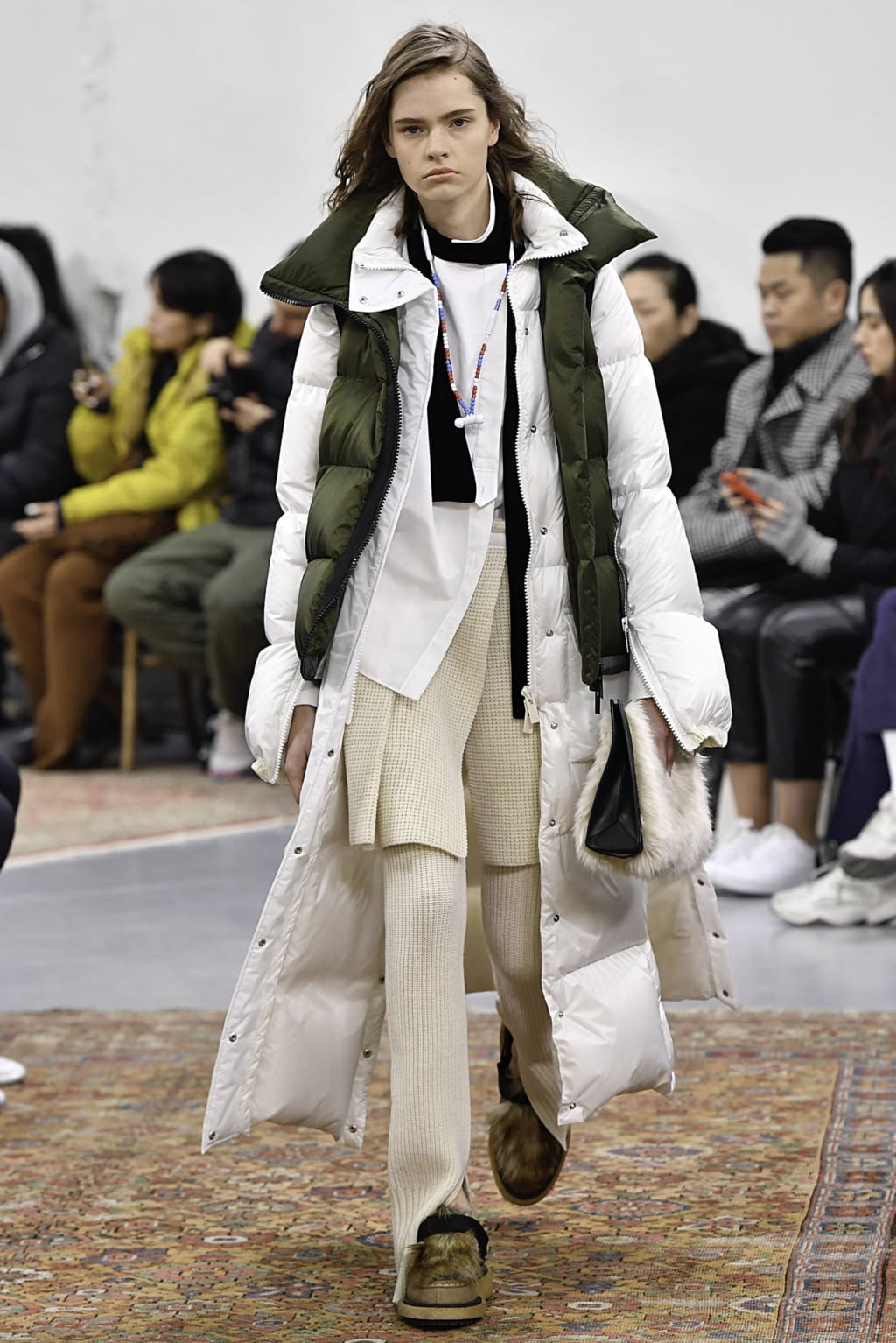 Fashion Week Paris Fall/Winter 2019 look 16 de la collection Sacai menswear