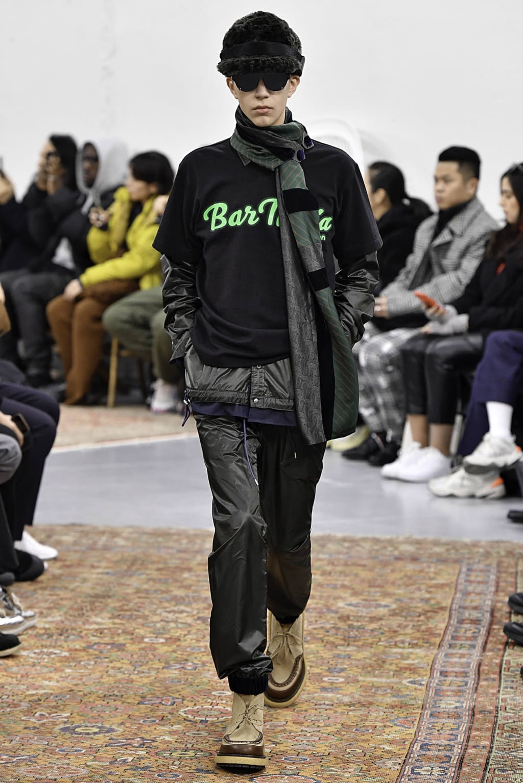 Fashion Week Paris Fall/Winter 2019 look 20 from the Sacai collection menswear