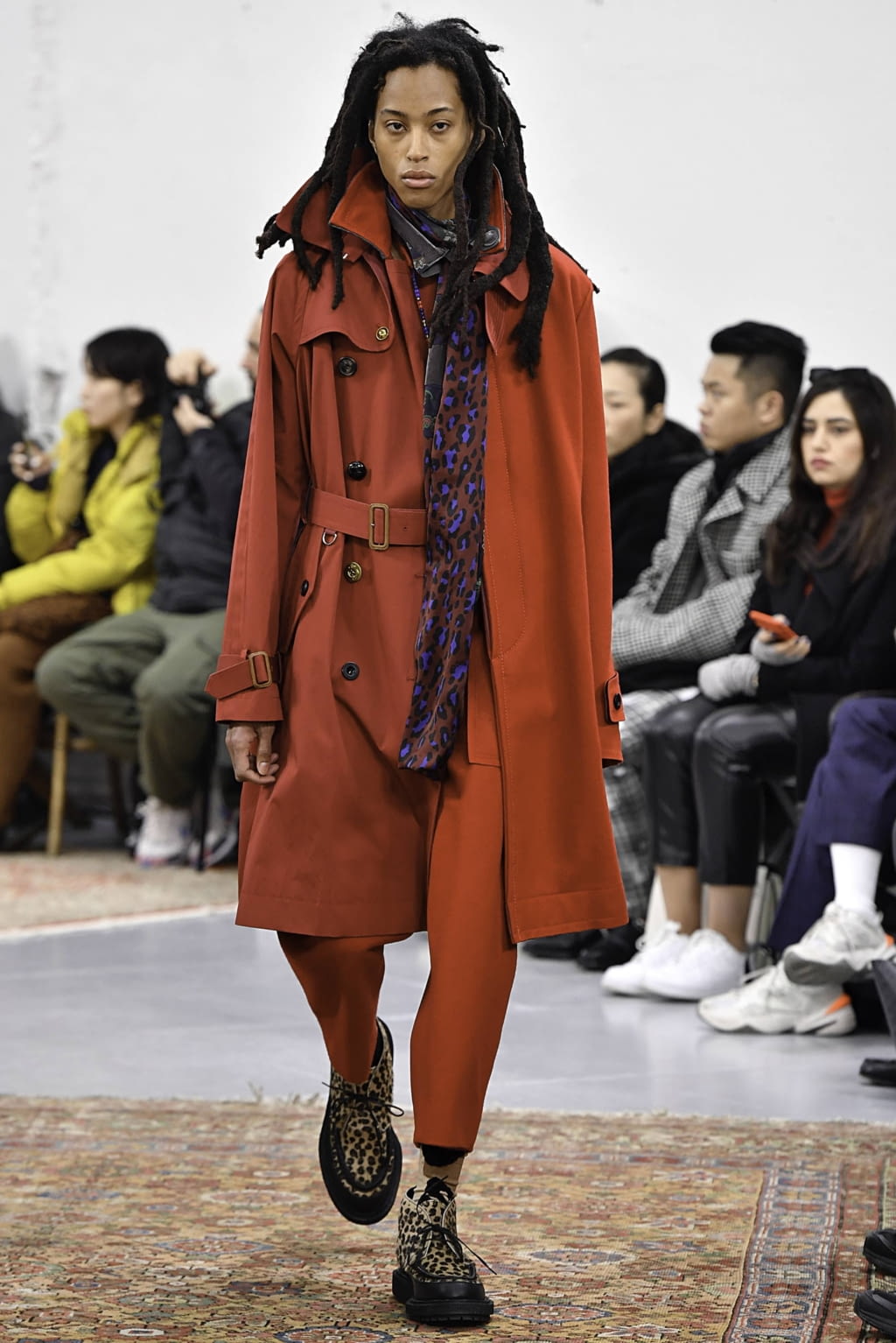 Fashion Week Paris Fall/Winter 2019 look 30 de la collection Sacai menswear