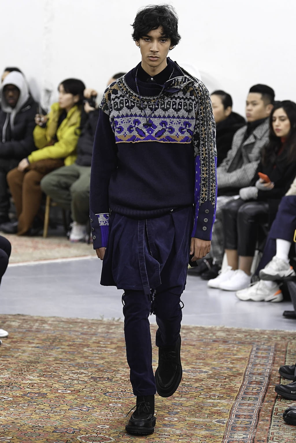 Fashion Week Paris Fall/Winter 2019 look 35 from the Sacai collection menswear