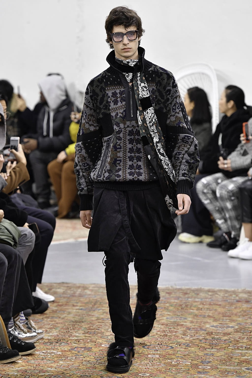 Fashion Week Paris Fall/Winter 2019 look 36 from the Sacai collection 男装