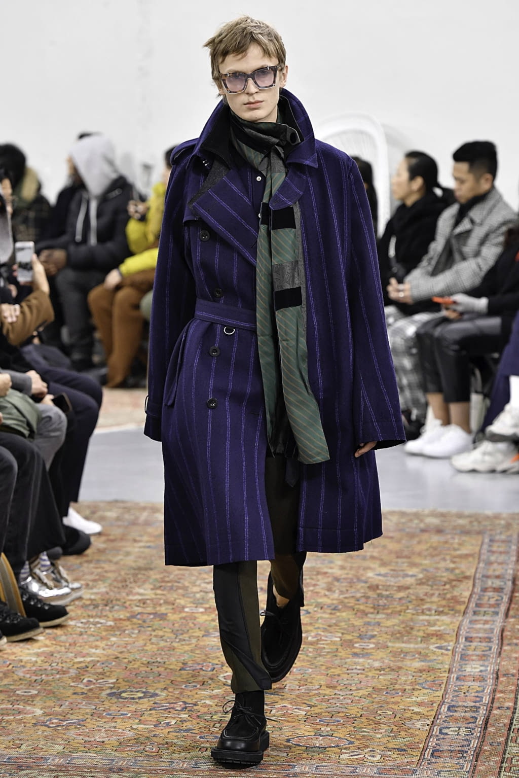 Fashion Week Paris Fall/Winter 2019 look 40 de la collection Sacai menswear