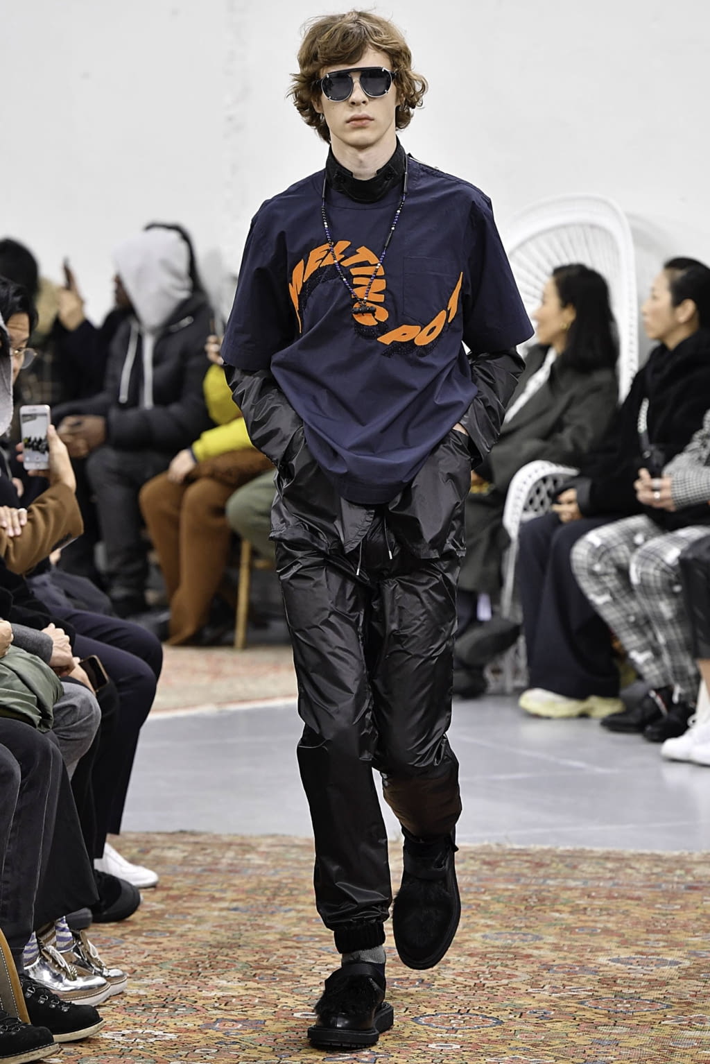 Fashion Week Paris Fall/Winter 2019 look 42 from the Sacai collection 男装