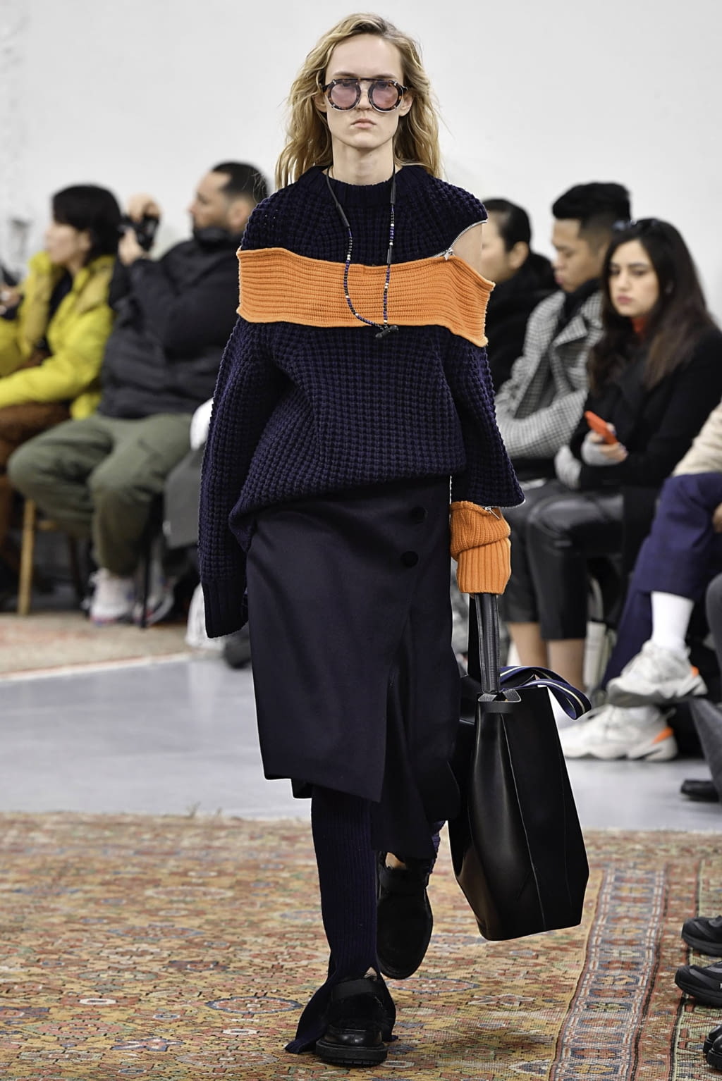 Fashion Week Paris Fall/Winter 2019 look 45 de la collection Sacai menswear