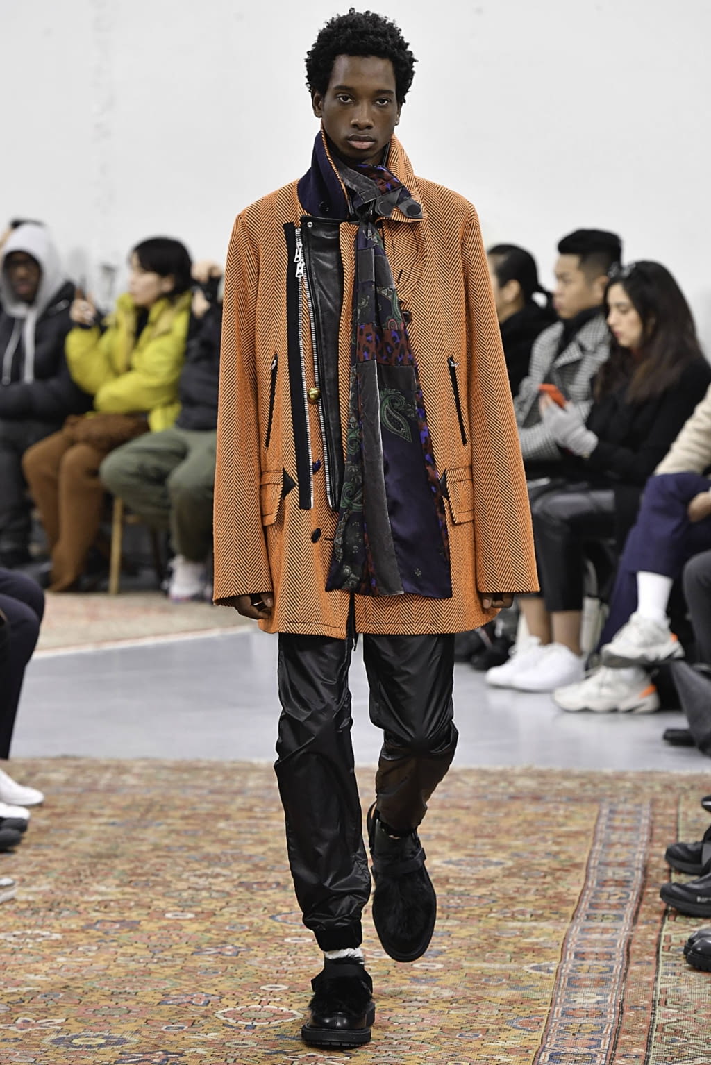 Fashion Week Paris Fall/Winter 2019 look 46 from the Sacai collection menswear