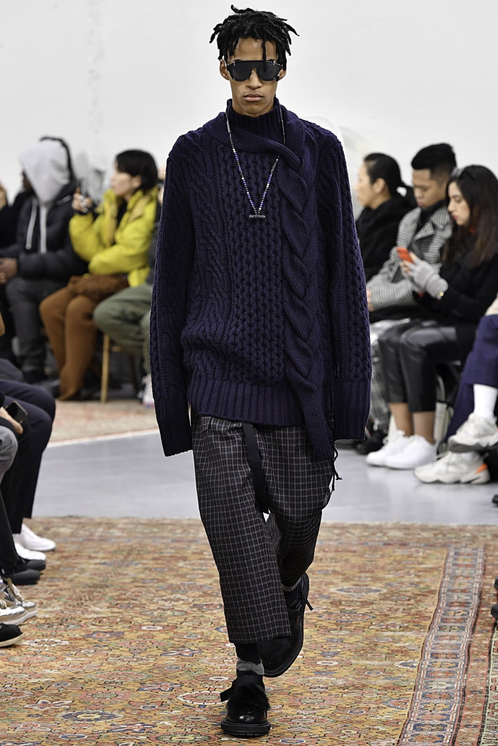 Fashion Week Paris Fall/Winter 2019 look 49 from the Sacai collection menswear