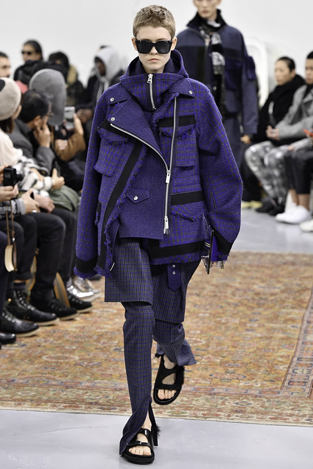 Fashion Week Paris Fall/Winter 2019 look 50 de la collection Sacai menswear