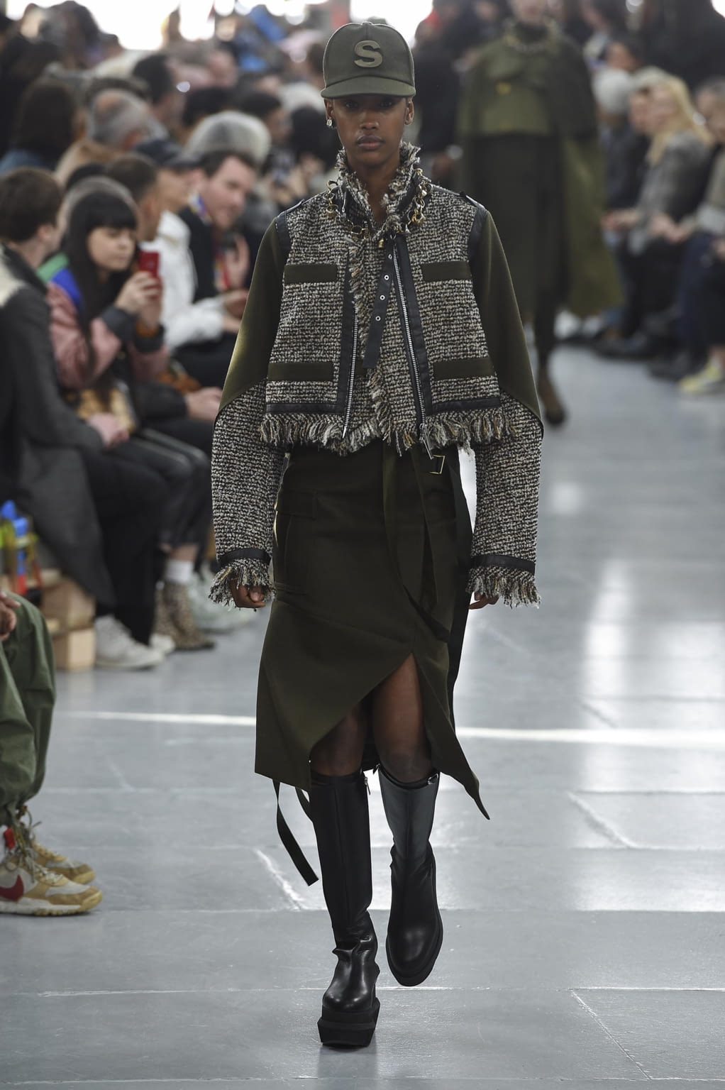 Fashion Week Paris Fall/Winter 2020 look 3 de la collection Sacai menswear