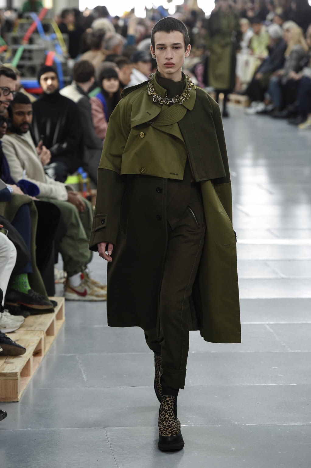 Fashion Week Paris Fall/Winter 2020 look 5 de la collection Sacai menswear