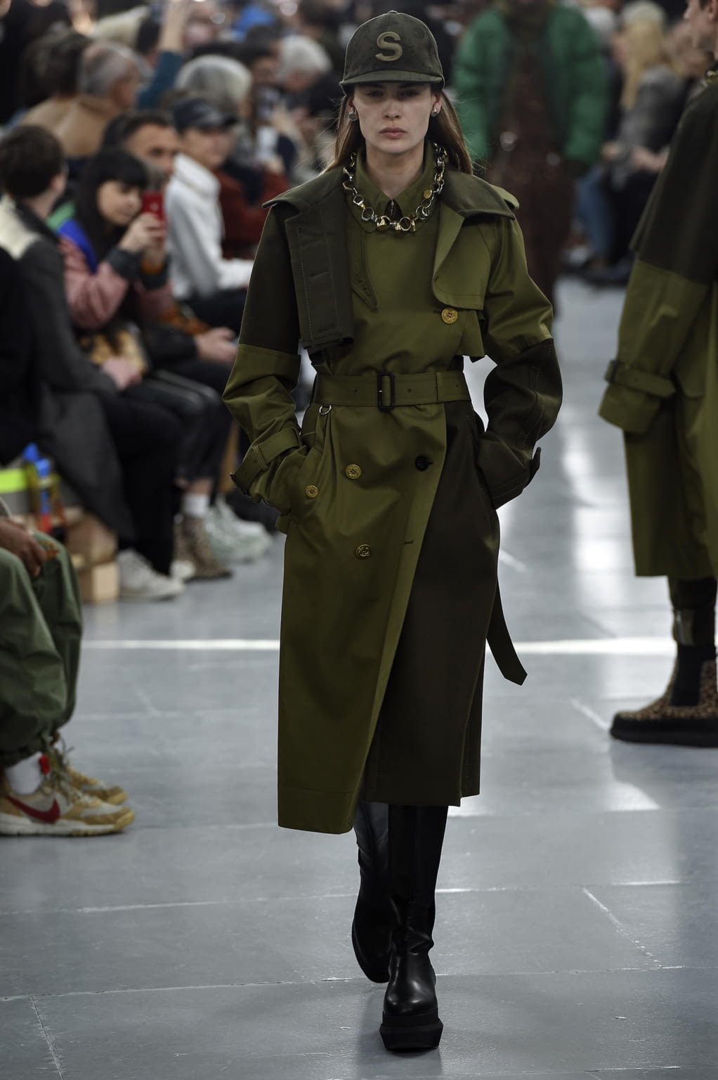 Fashion Week Paris Fall/Winter 2020 look 4 de la collection Sacai menswear