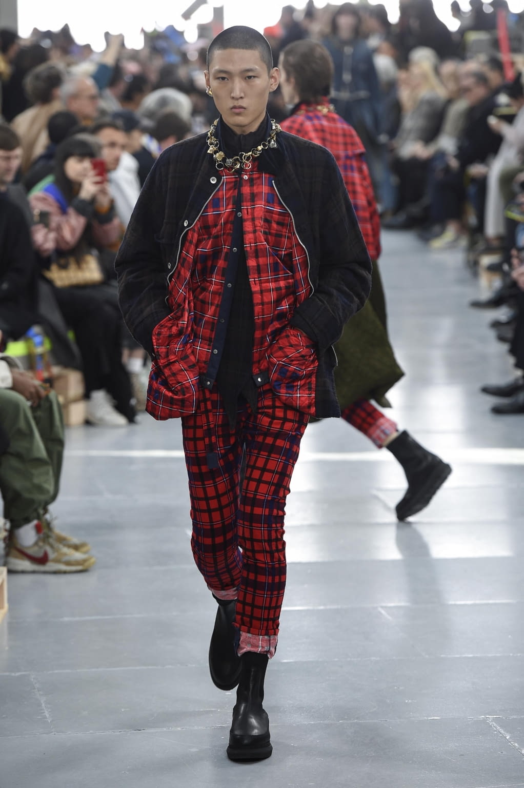 Fashion Week Paris Fall/Winter 2020 look 11 from the Sacai collection menswear
