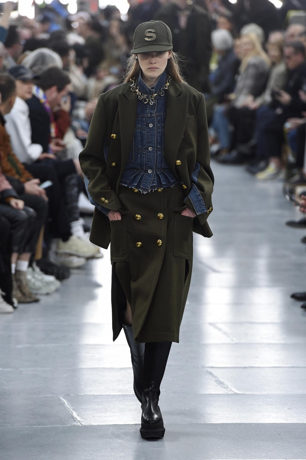 Fashion Week Paris Fall/Winter 2020 look 12 de la collection Sacai menswear