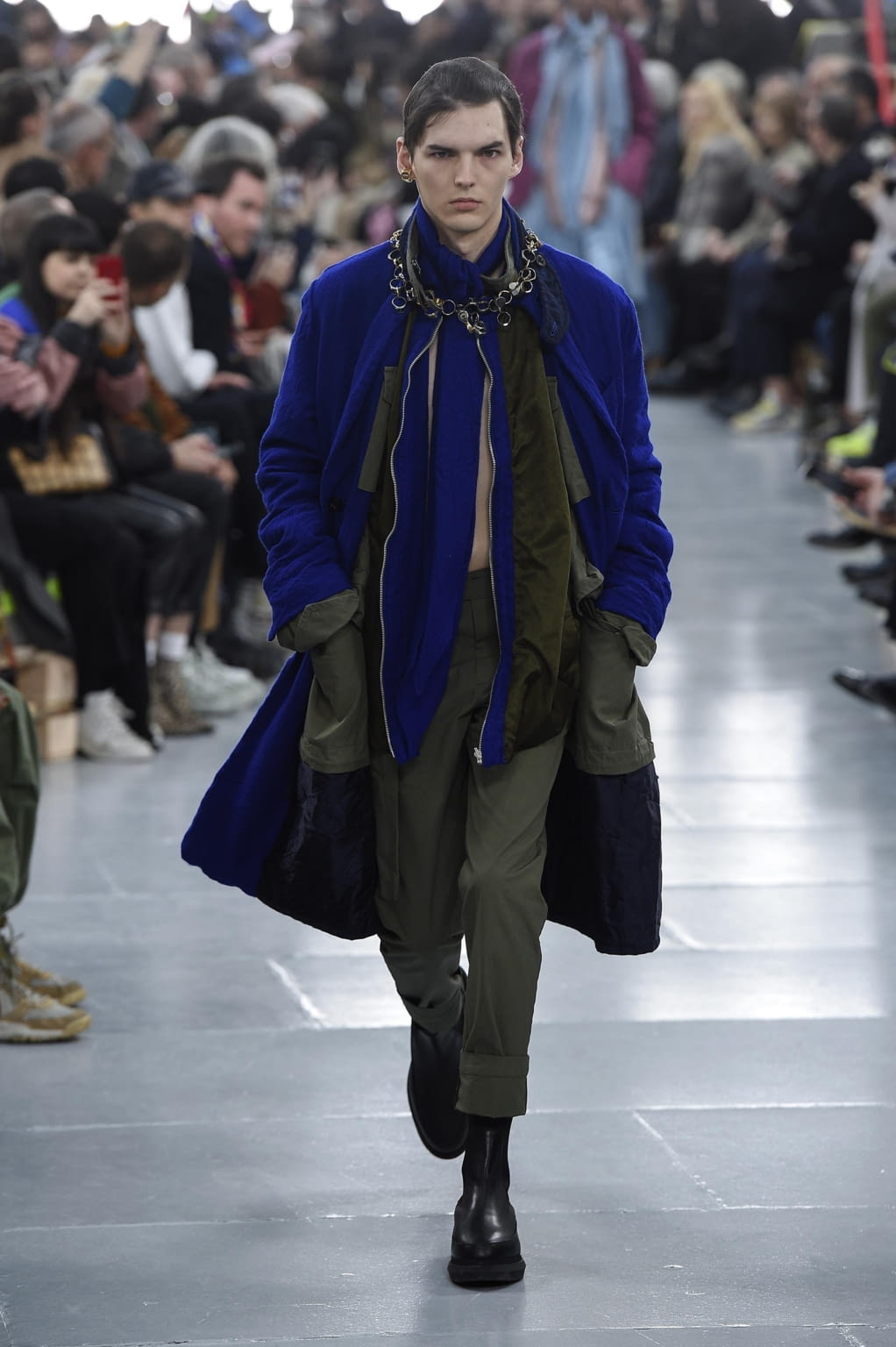 Fashion Week Paris Fall/Winter 2020 look 16 from the Sacai collection menswear