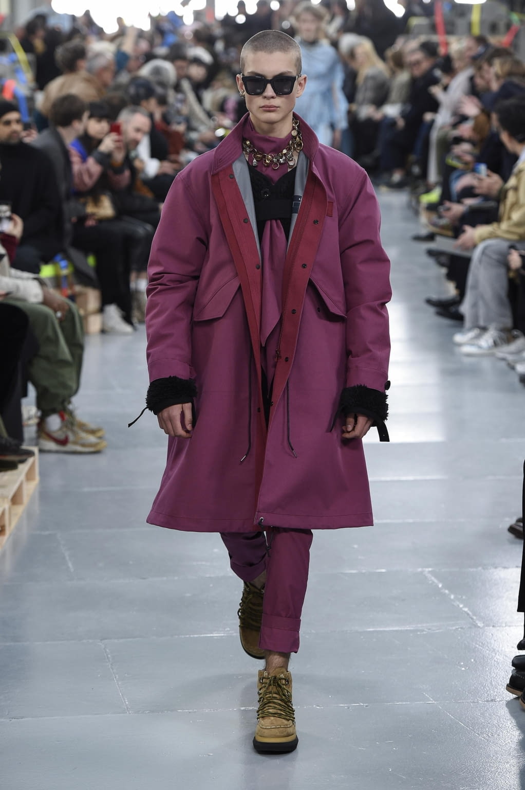Fashion Week Paris Fall/Winter 2020 look 18 from the Sacai collection 男装