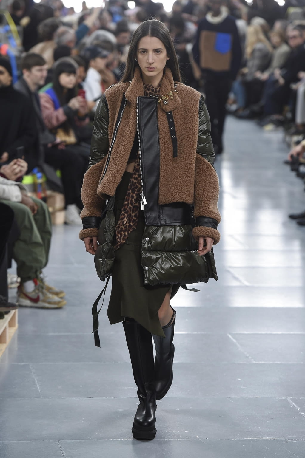 Fashion Week Paris Fall/Winter 2020 look 29 from the Sacai collection menswear