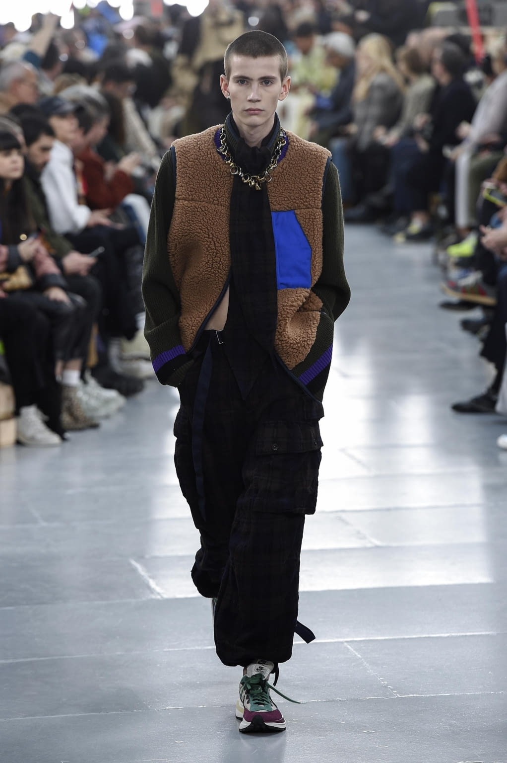 Fashion Week Paris Fall/Winter 2020 look 33 from the Sacai collection 男装