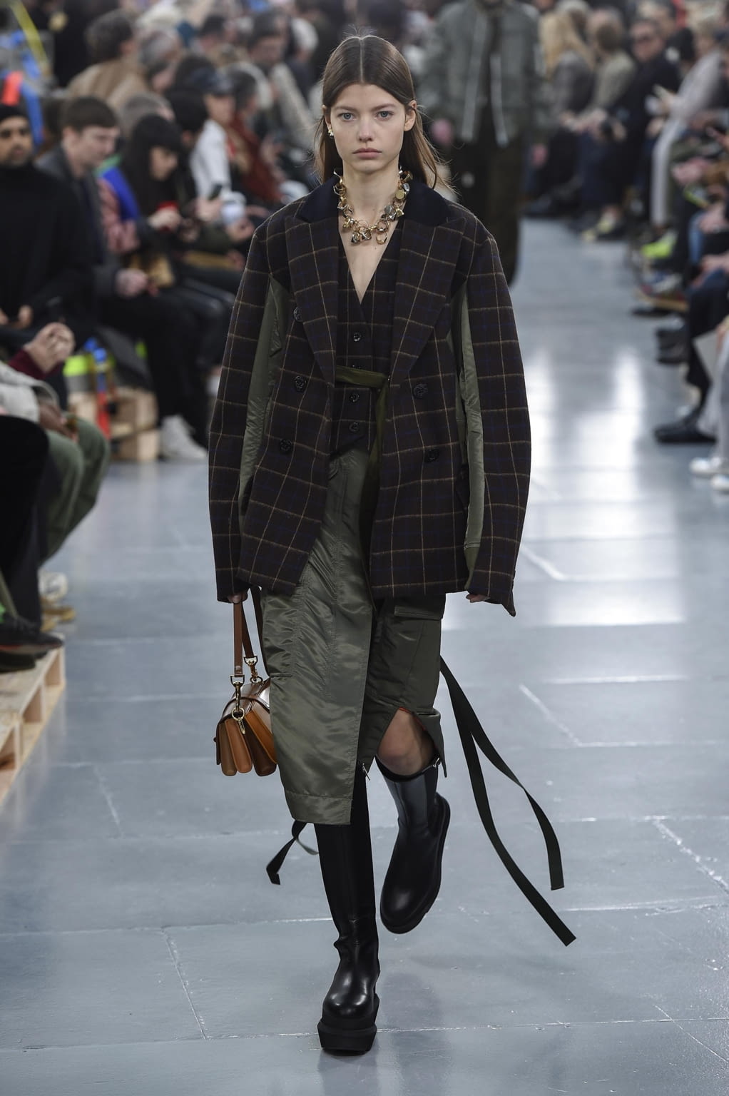 Fashion Week Paris Fall/Winter 2020 look 35 de la collection Sacai menswear