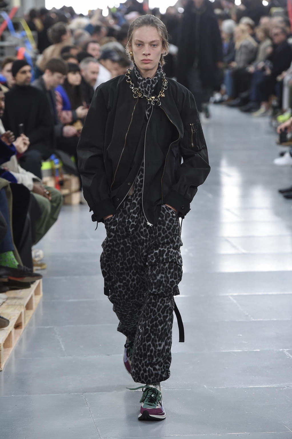 Fashion Week Paris Fall/Winter 2020 look 56 de la collection Sacai menswear