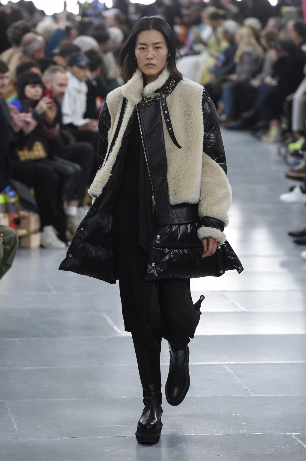 Fashion Week Paris Fall/Winter 2020 look 61 de la collection Sacai menswear