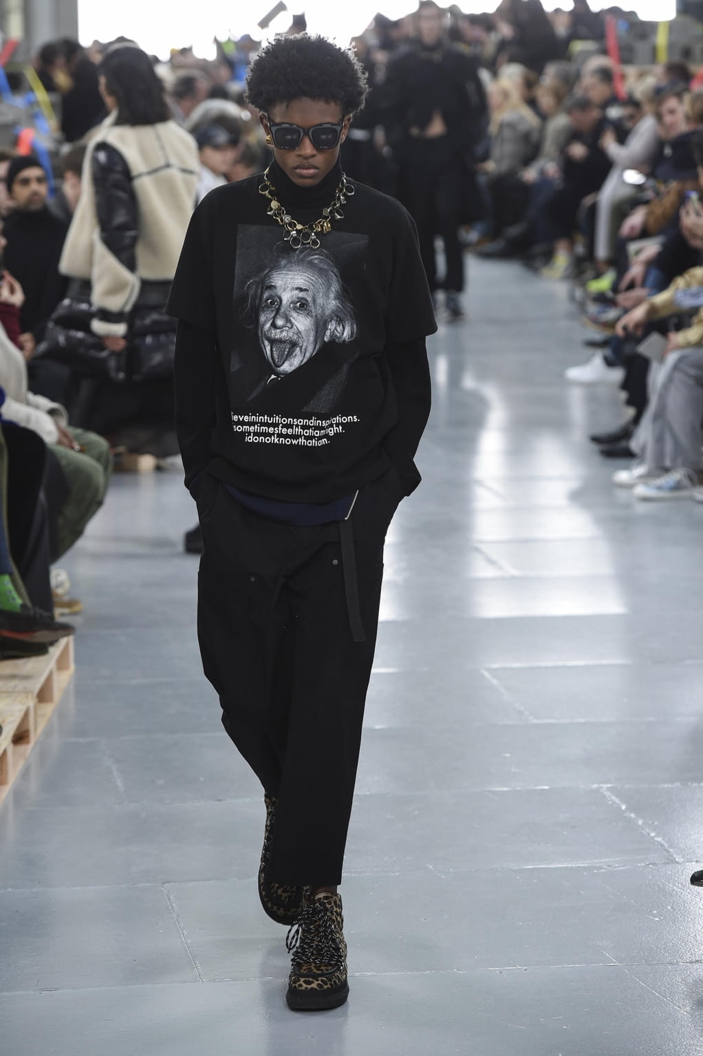 Fashion Week Paris Fall/Winter 2020 look 62 de la collection Sacai menswear