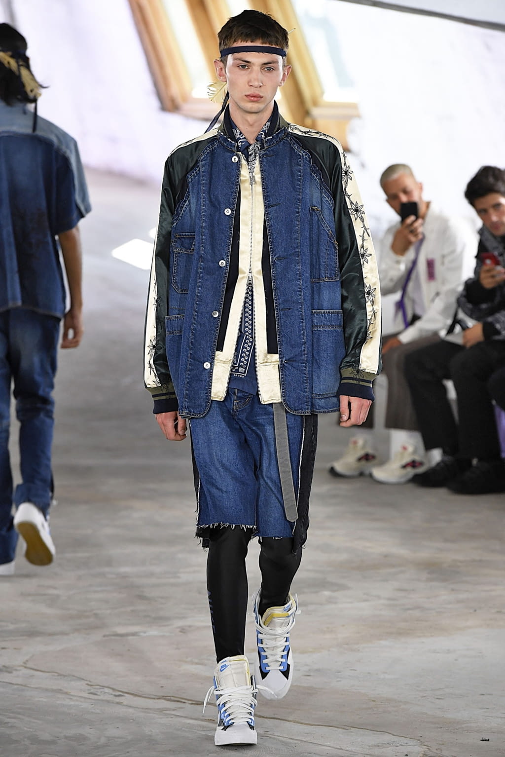 Fashion Week Paris Spring/Summer 2019 look 16 de la collection Sacai menswear