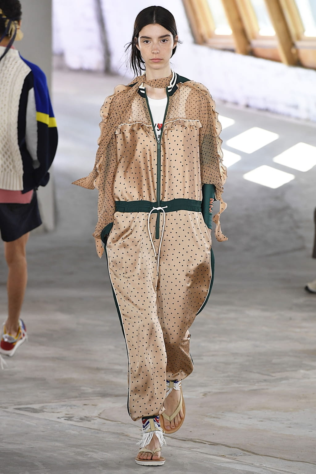 Fashion Week Paris Spring/Summer 2019 look 37 de la collection Sacai menswear