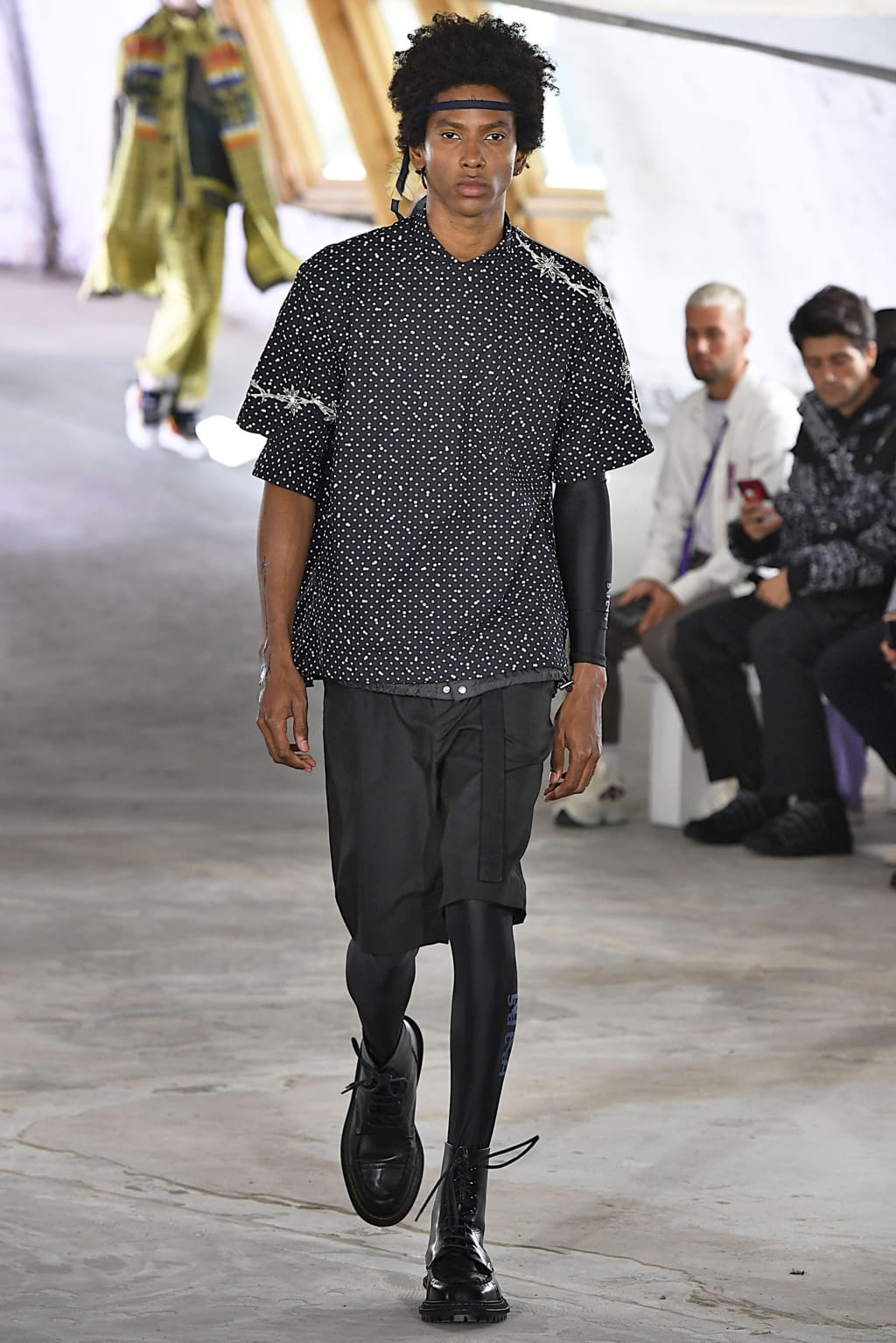 Fashion Week Paris Spring/Summer 2019 look 44 from the Sacai collection 男装