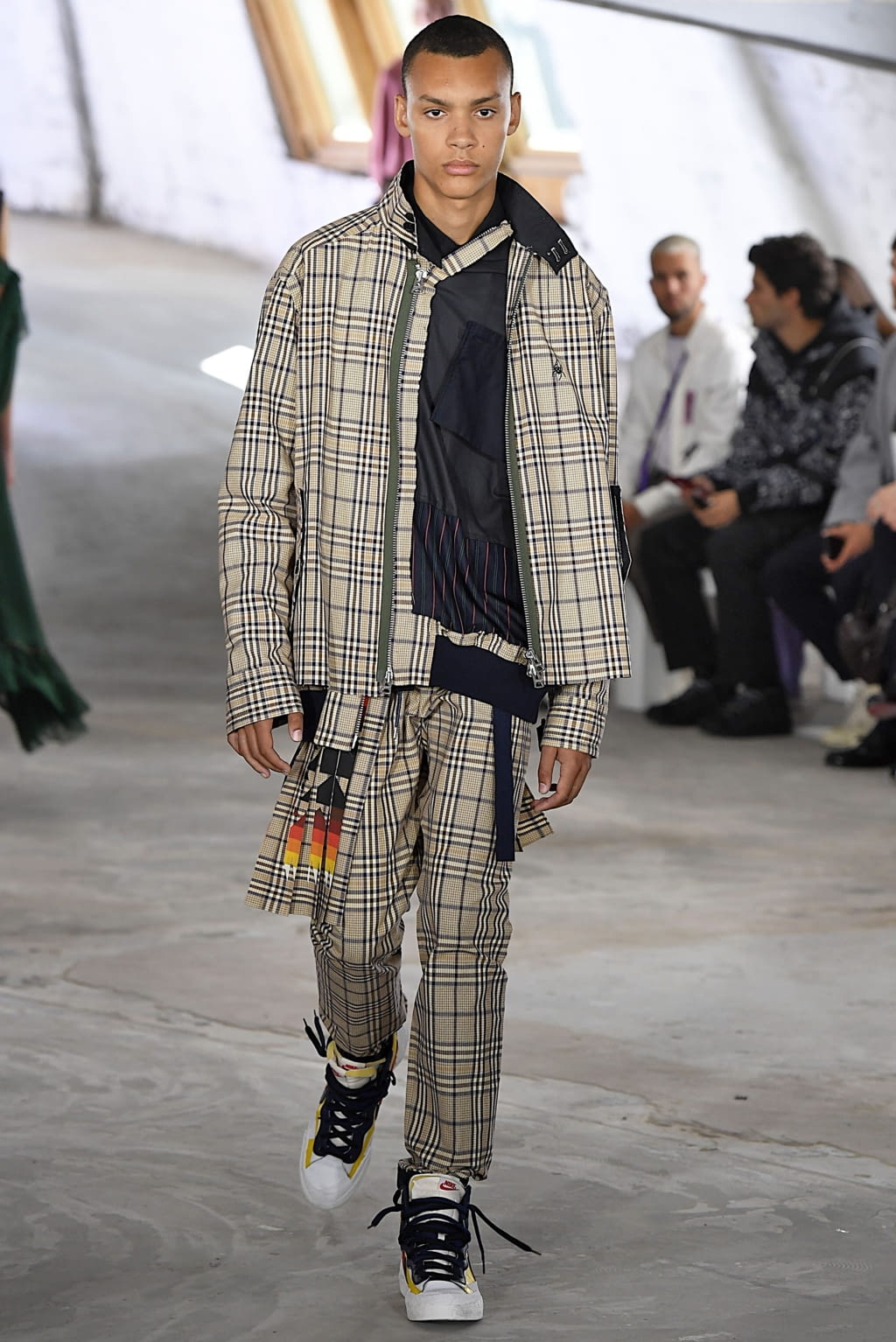 Fashion Week Paris Spring/Summer 2019 look 46 from the Sacai collection menswear