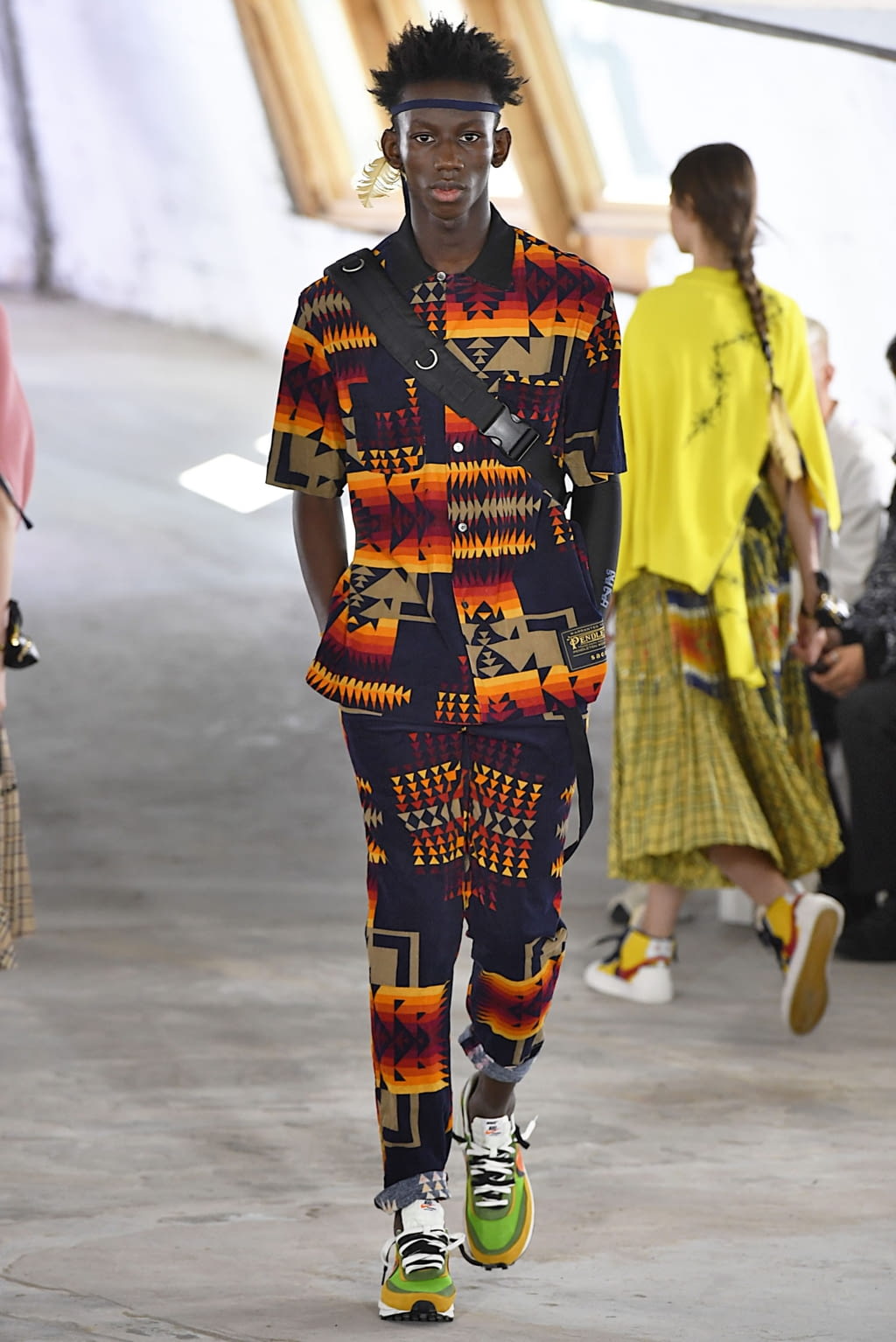 Fashion Week Paris Spring/Summer 2019 look 51 from the Sacai collection 男装