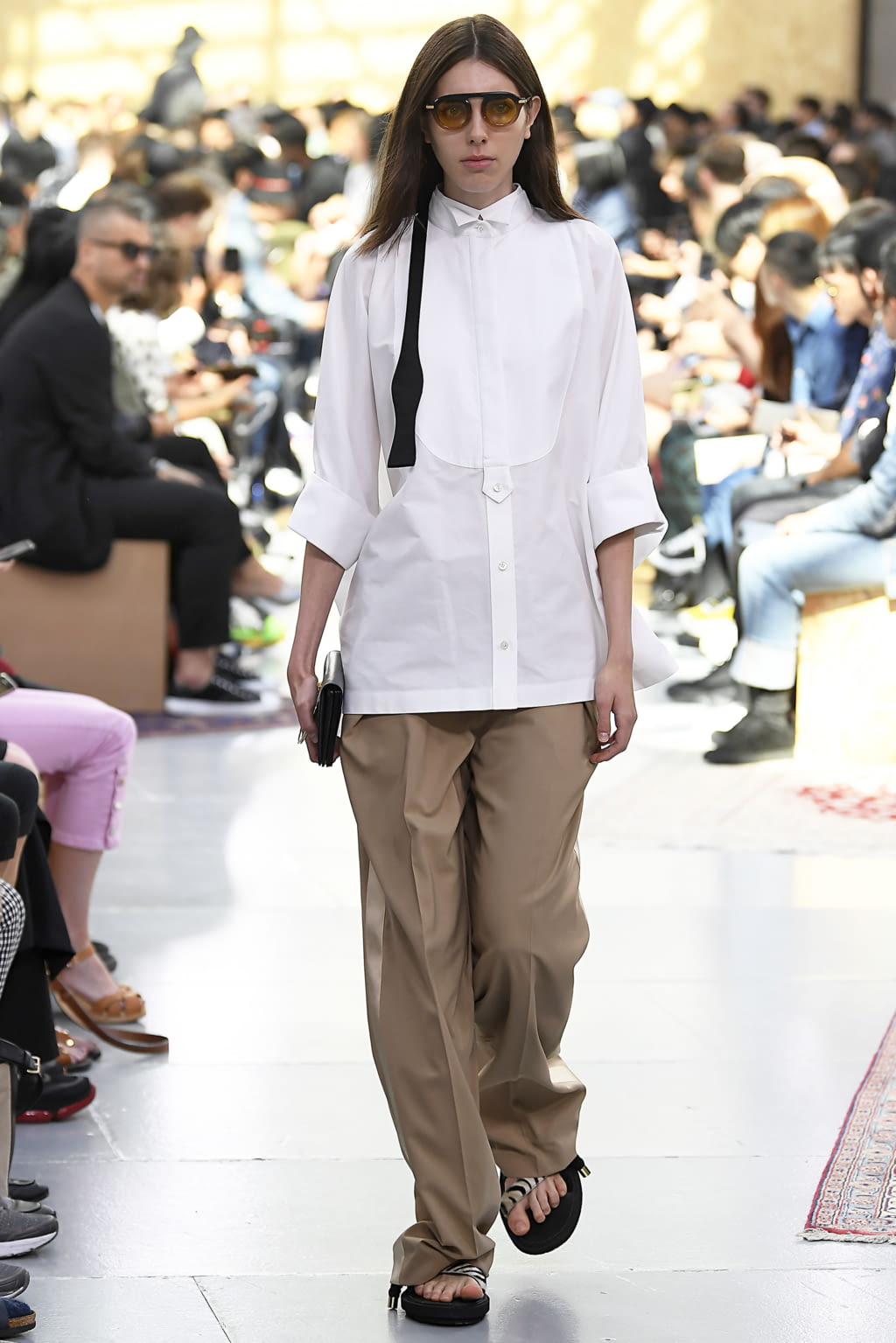 Fashion Week Paris Spring/Summer 2020 look 10 de la collection Sacai menswear