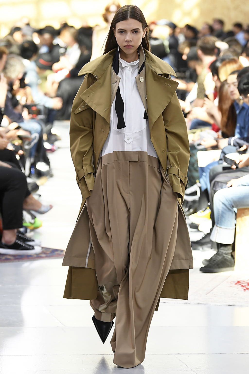 Fashion Week Paris Spring/Summer 2020 look 12 from the Sacai collection menswear