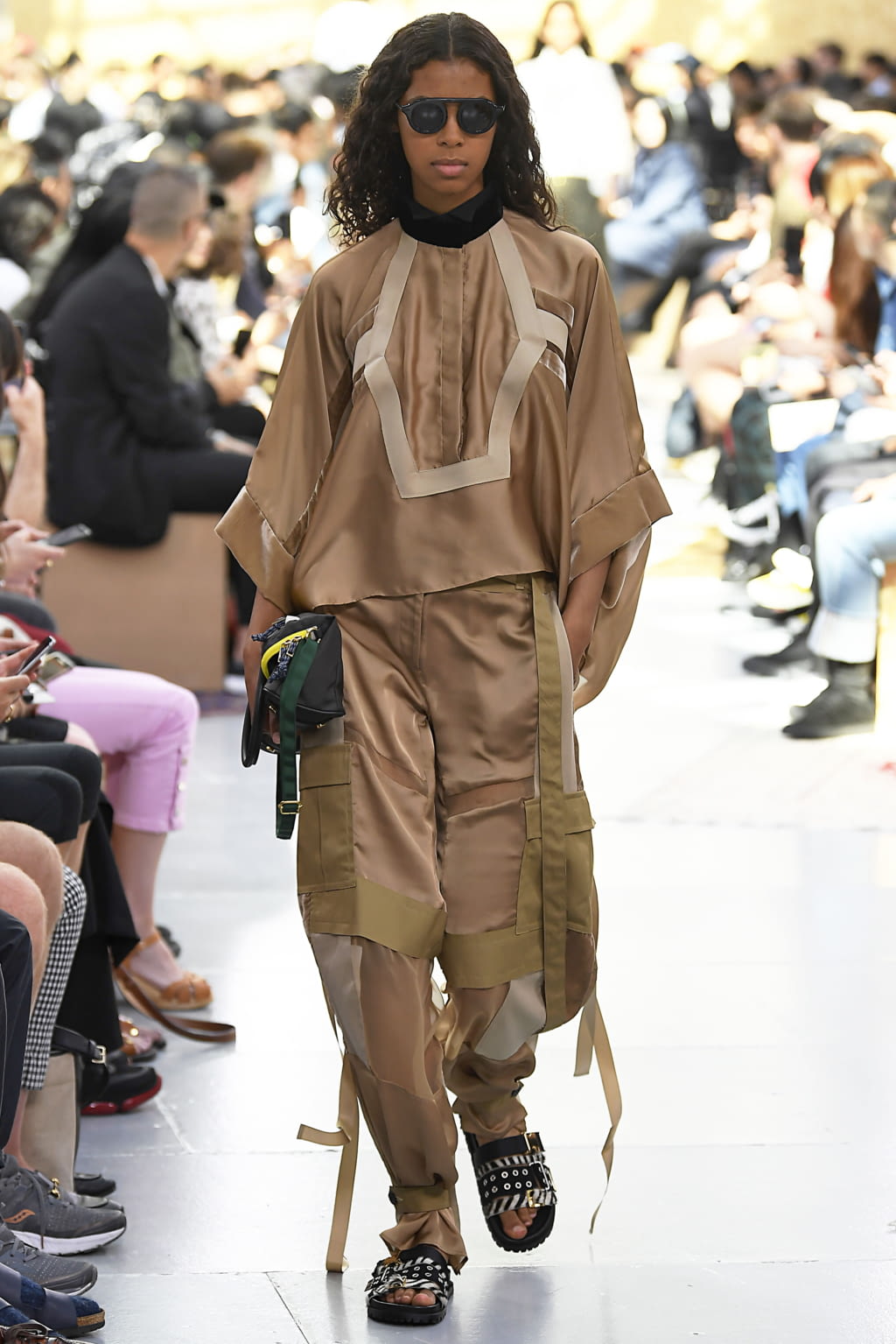 Fashion Week Paris Spring/Summer 2020 look 14 from the Sacai collection menswear