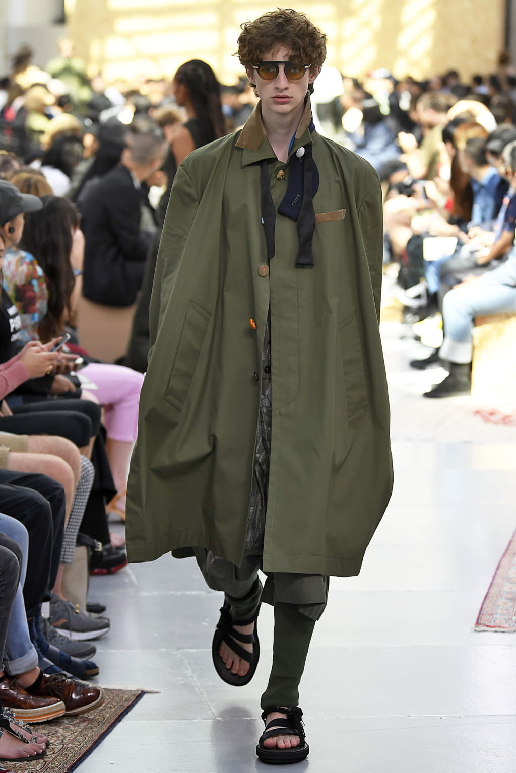 Fashion Week Paris Spring/Summer 2020 look 17 from the Sacai collection menswear