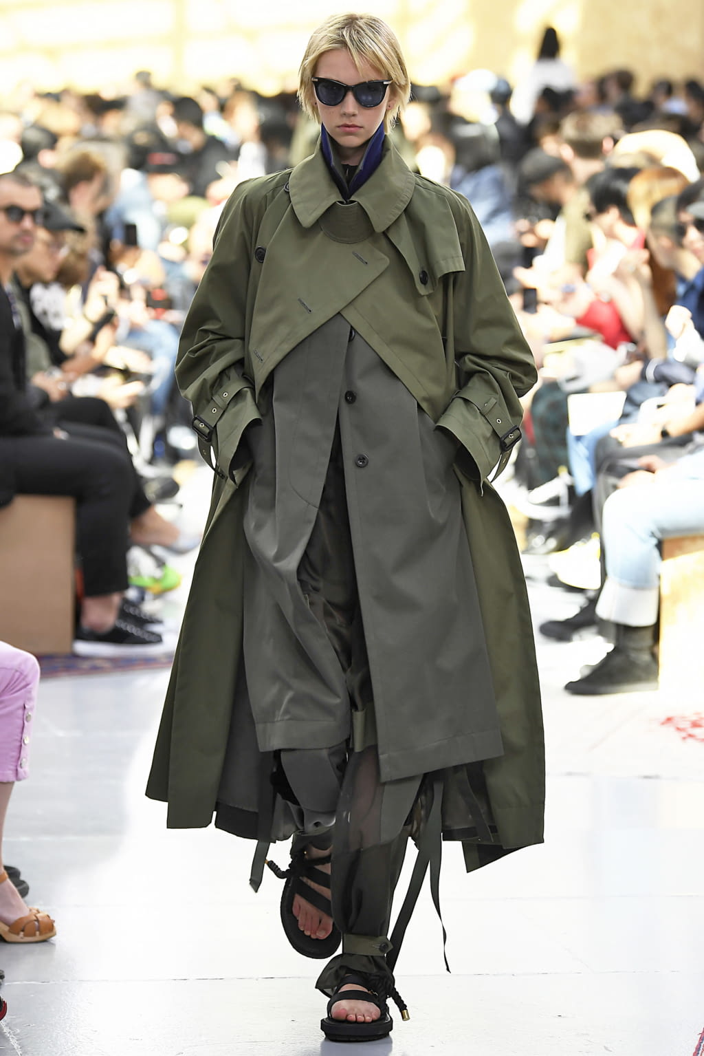 Fashion Week Paris Spring/Summer 2020 look 20 from the Sacai collection 男装