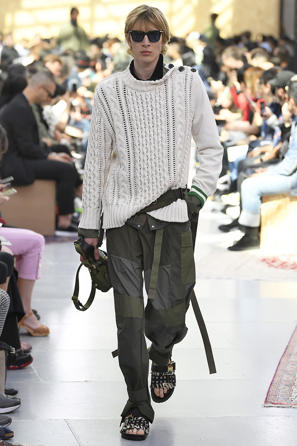 Fashion Week Paris Spring/Summer 2020 look 22 from the Sacai collection menswear