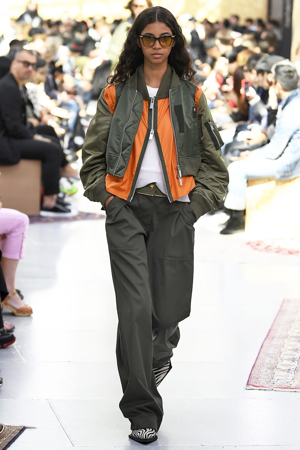 Fashion Week Paris Spring/Summer 2020 look 26 from the Sacai collection 男装