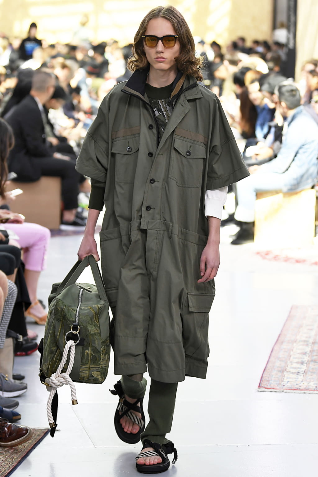 Fashion Week Paris Spring/Summer 2020 look 27 from the Sacai collection 男装