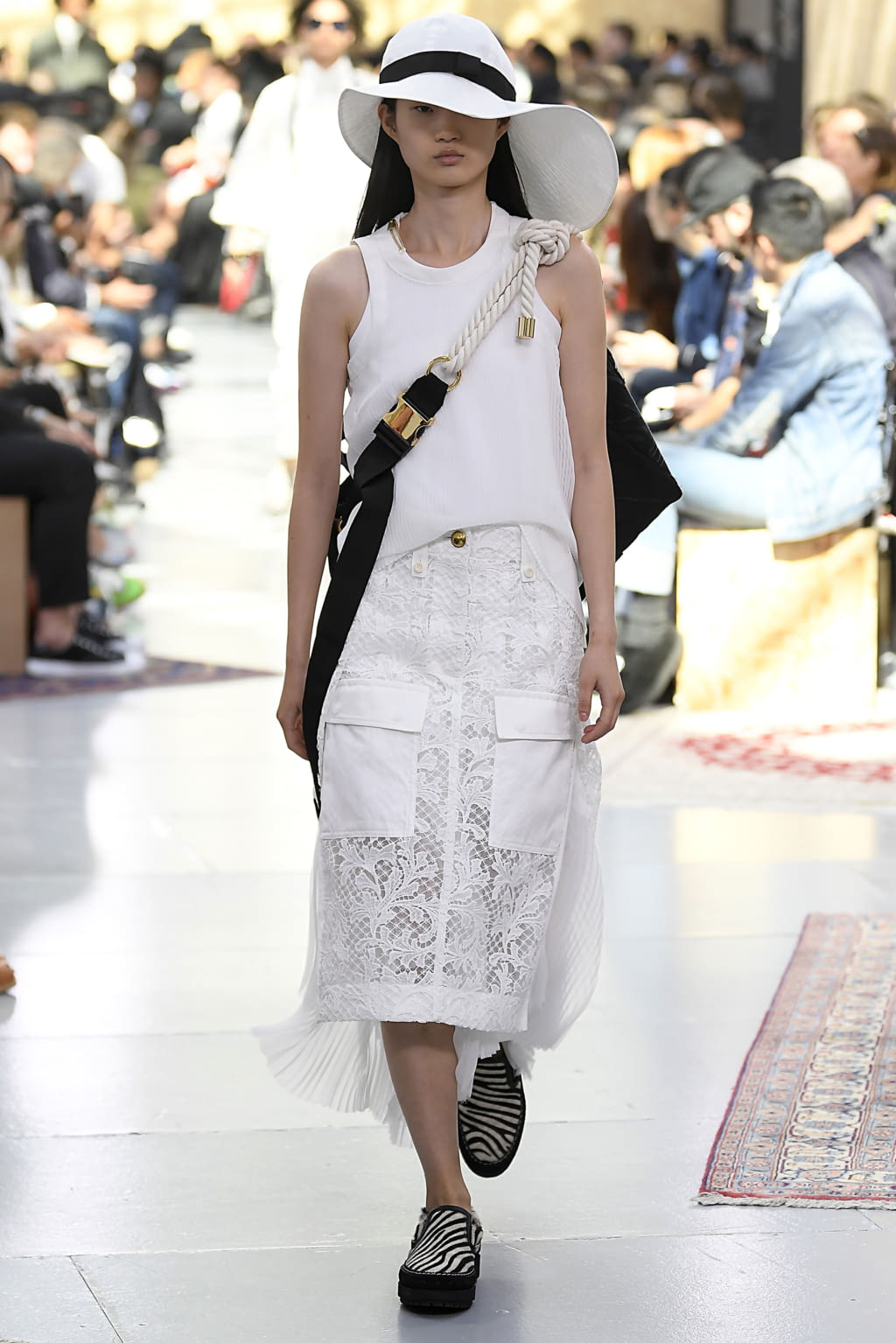 Fashion Week Paris Spring/Summer 2020 look 39 de la collection Sacai menswear
