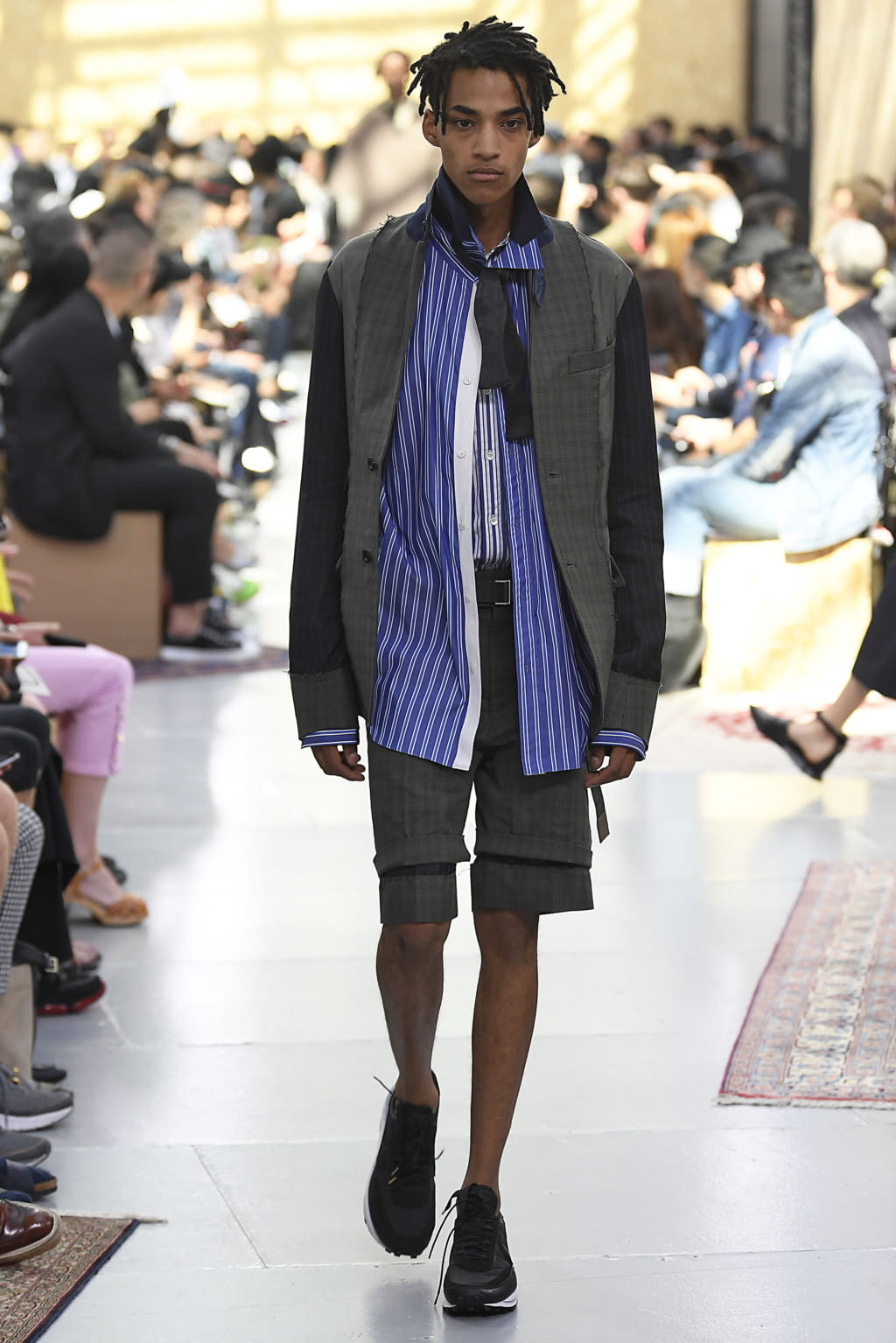 Fashion Week Paris Spring/Summer 2020 look 43 from the Sacai collection menswear