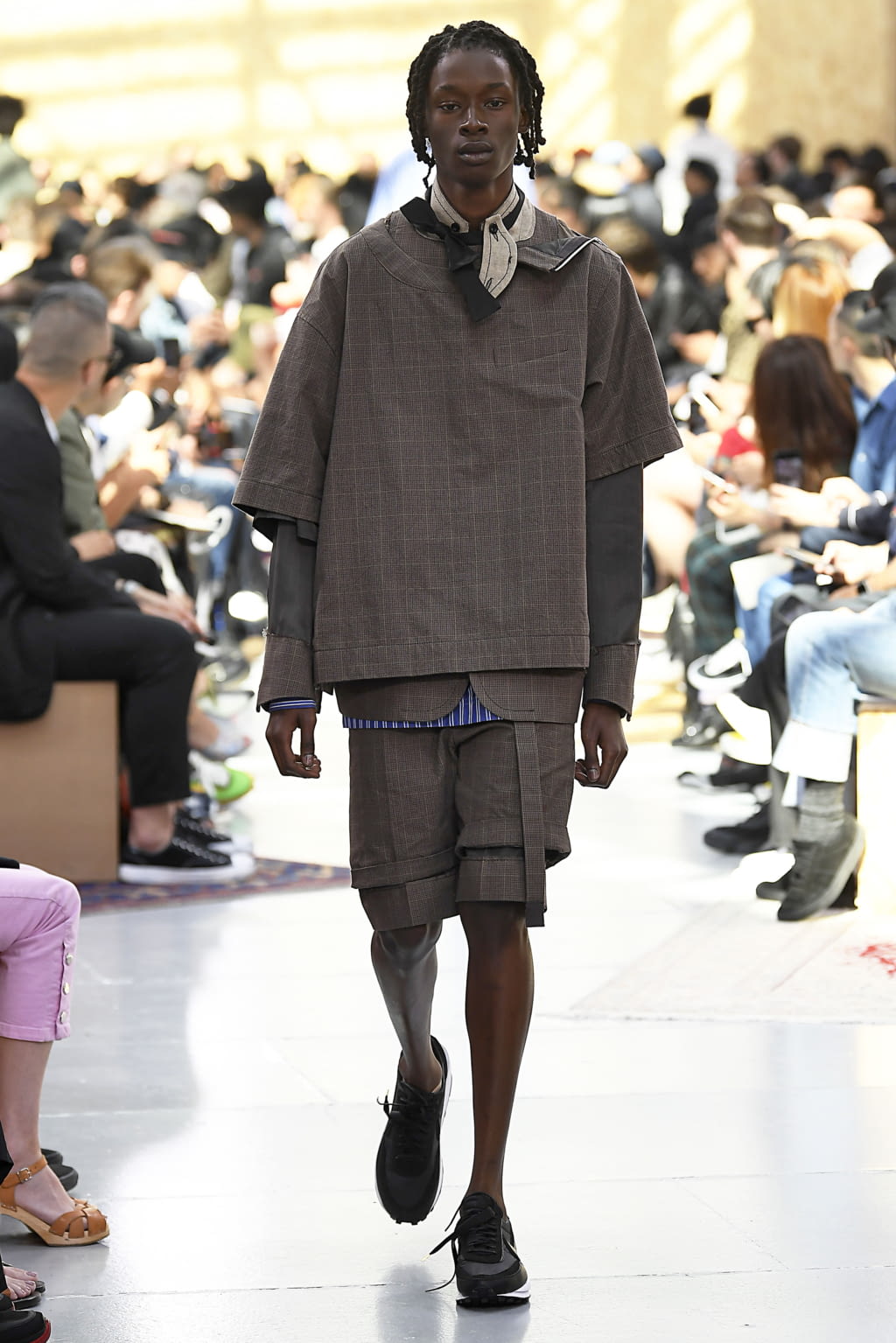 Fashion Week Paris Spring/Summer 2020 look 45 from the Sacai collection 男装