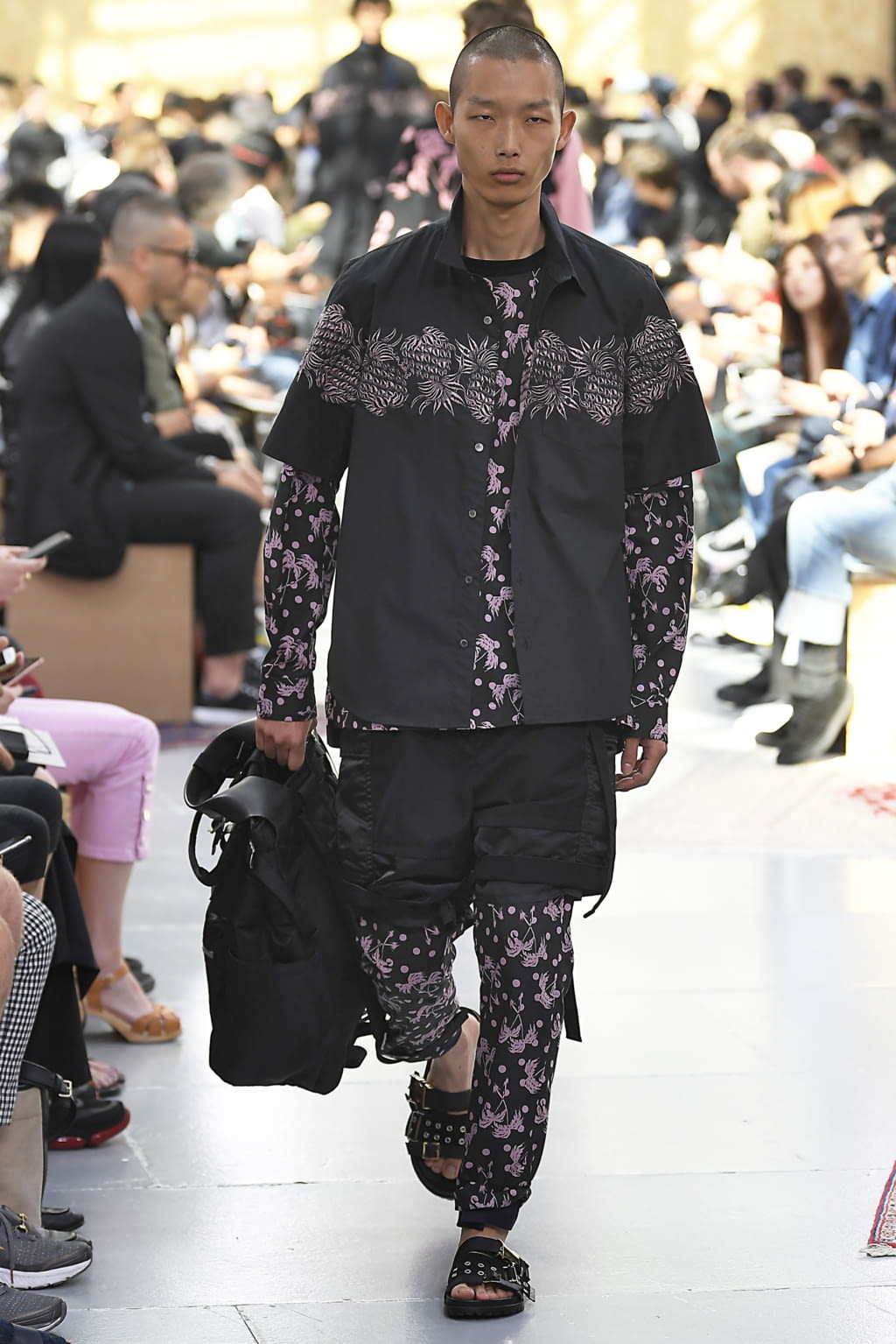 Fashion Week Paris Spring/Summer 2020 look 49 de la collection Sacai menswear