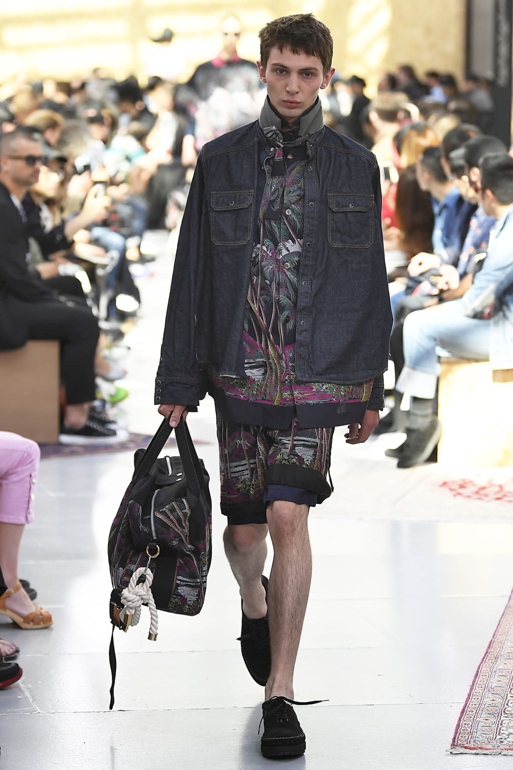 Fashion Week Paris Spring/Summer 2020 look 53 from the Sacai collection 男装