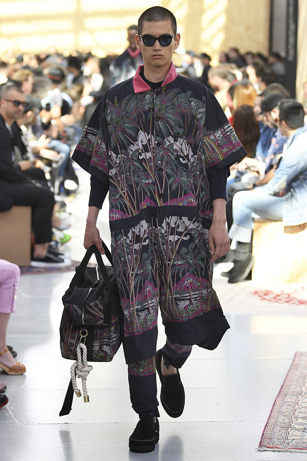 Fashion Week Paris Spring/Summer 2020 look 57 from the Sacai collection 男装